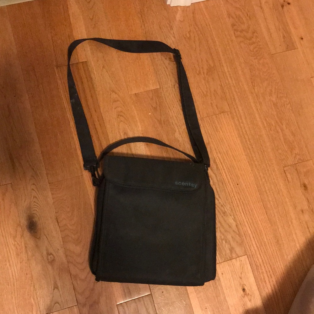 Scentsy tester bag with testers